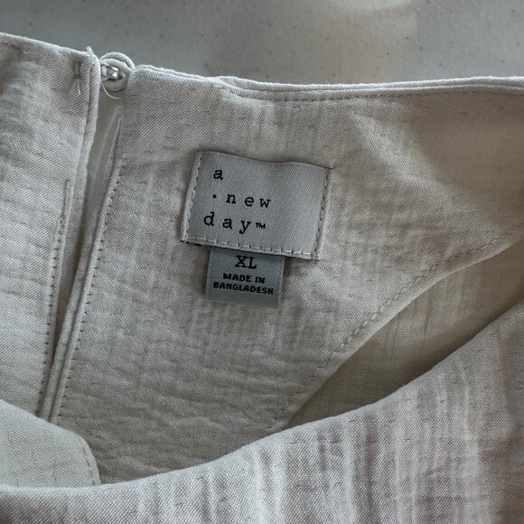 A New Day Cropped Sleeveless Blouse Tank Top WMNS SZ XL Cream Crew Neck Slim Fit - Picture 6 of 8